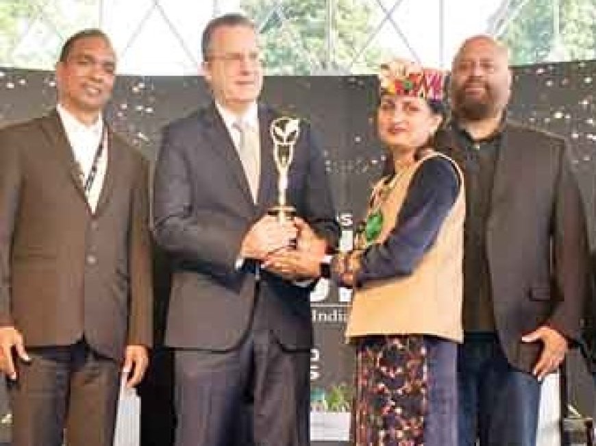 फ्लोरीक्लचर में बेहतर कार्य के लिए मीना चंदेल को राष्ट्रीय पुरस्कार से किया सम्मनित 