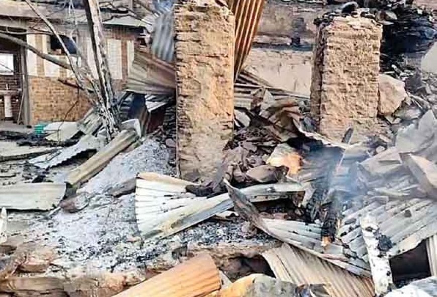 आग लगने से 16 कमरों का मकान जलकर राख, घटना में लाखों का नुकसान  