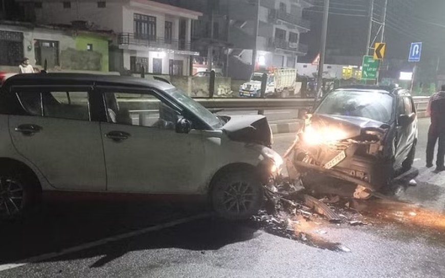 मंडी-चंडीगढ़ हाईवे पर दो वाहनों में जोरदार टक्कर, हादसे में चार लोग गंभीर रूप से घायल 