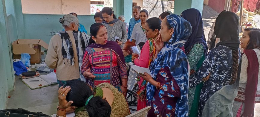 रामकुंडी में मुफ्त स्वास्थ्य शिविर में 144 मरीजों ने करवाई स्वास्थ्य जांच