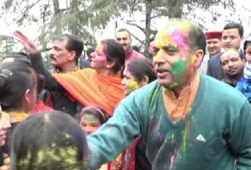 शिमला में नेता प्रतिपक्ष जयराम ठाकुर ने कार्यकर्ताओं के साथ मनाई होली 