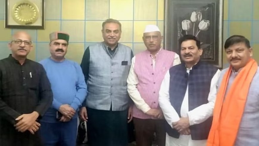 भाजपा में शामिल नेताओं ने सह प्रभारी संजय टंडन से की मुलाकात 