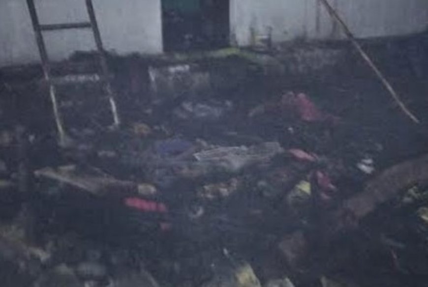 आगजनी की भेंट चढ़ा रिहायशी स्लोटपोश मकान, घटना में लाखों का नुकसान 
