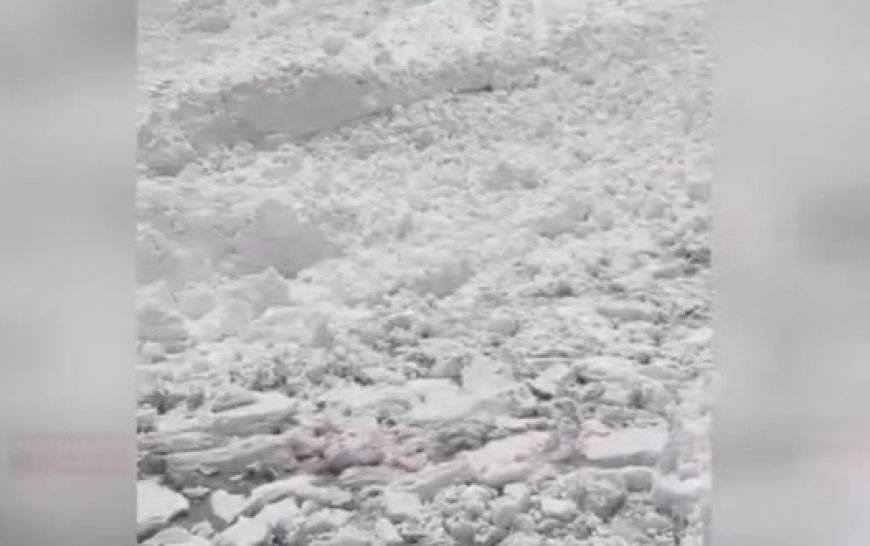 हिमाचल में टूटा बर्फ का पहाड़, चंद्रभागा नदी का रुका बहाव....