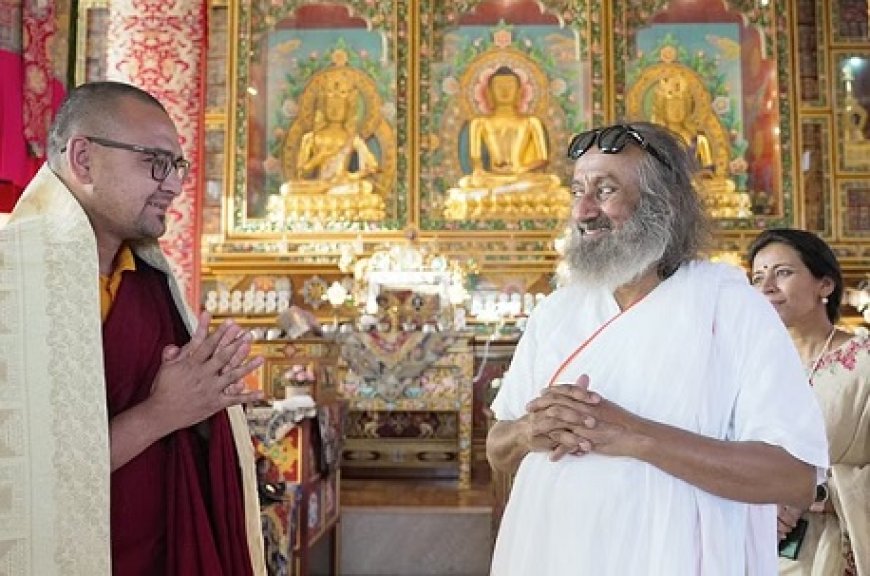 आर्ट ऑफ लिविंग के संस्थापक श्री श्री रविशंकर ने डोरजोंग मठ संस्थान का किया दौरा 