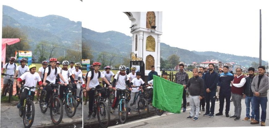 साइकिल रैली से दिया मतदाता जागरूकता का सन्देश , अतिरिक्त उपायुक्त ने हरी झंडी दिखाकर किया रवाना