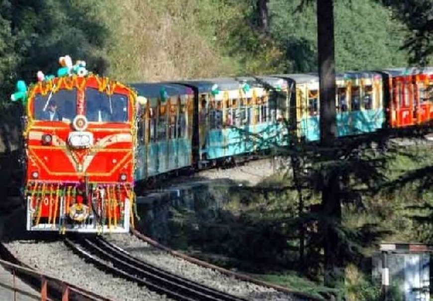समय सारिणी में बदलाव के बाद कालका-शिमला रेलवे ट्रैक पर खाली ही दौड़ रही हिमालयन क्वीन 