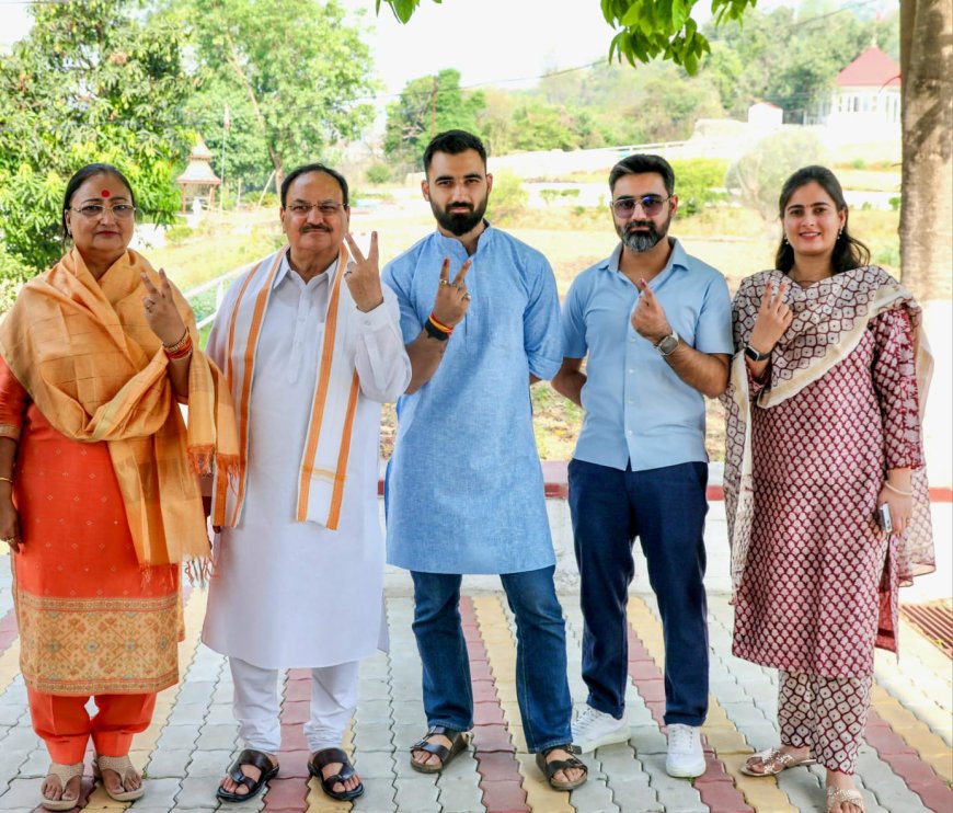 भाजपा के तमाम दिग्गज नेताओं ने अपने अपने पुलिंग बूथ में किया मतदान  