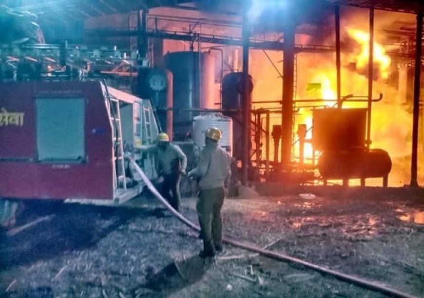 औद्योगिक क्षेत्र कालाअम्ब में 2 उद्योगों के 2 गोदामों में भीषण आगजनी, घटना में कोरोडो का नुकसान