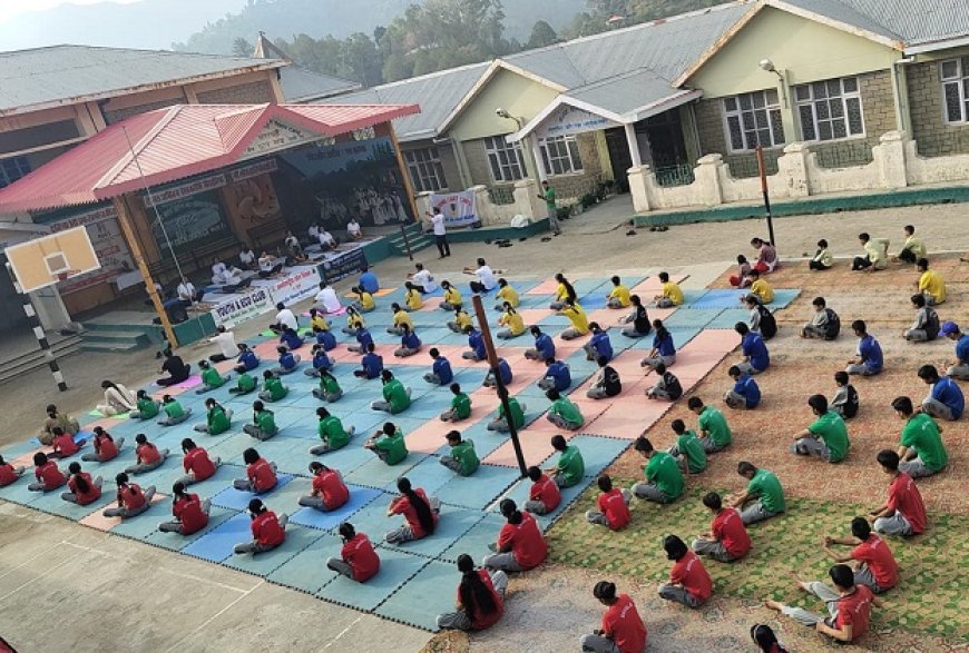 अंतर्राष्ट्रीय योग दिवस पर राजगढ़ स्कूल में करवाया योगाभ्यास
