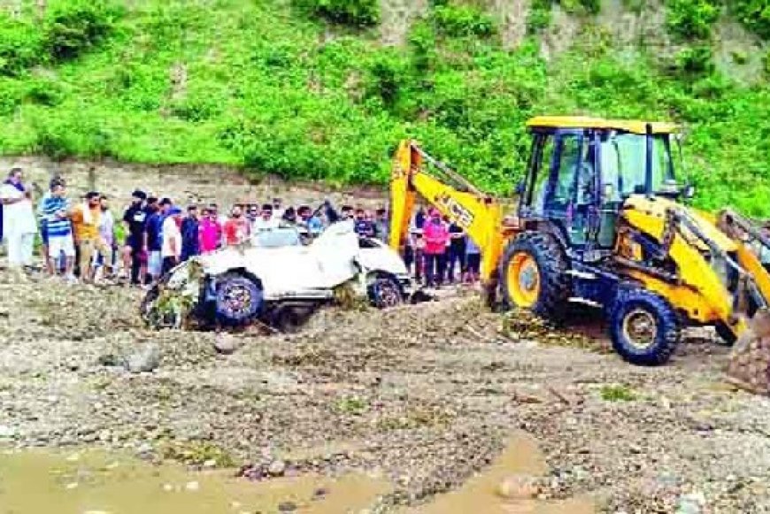 हिमाचल-पंजाब सीमा पर जेजों खड्ड के तेज बहाव में बहे इनोवा सवार दो लोगों के शव बरामद 