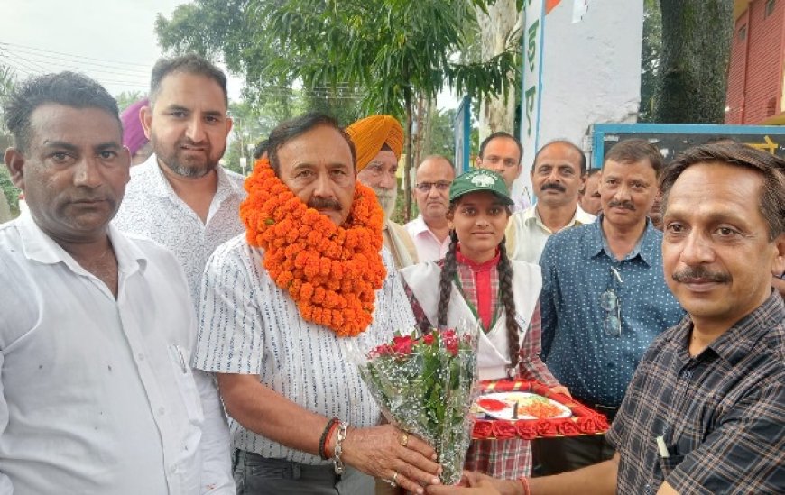 राजकीय वरिष्ठ माध्यमिक विद्यालय शिवपुर में अंडर-19 छात्राओं की खेल प्रतियोगिता का शुभारंभ