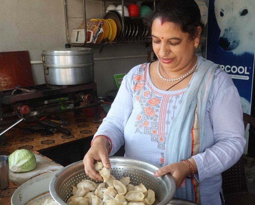 स्वयं सहायता समूह से जुड़कर शुरू किया फास्ट फूड उद्यमी बनी उर्मिला, हर माह हो रही अच्छी कमाई