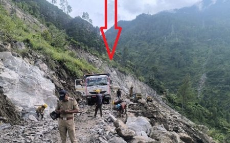 किन्नाैर के निगुलसरी में 70 मीटर धंसी सड़क, मार्ग पर वाहनों की आवाजाही ठप