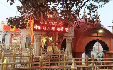 शारदीय नवरात्रि का शुभारंभ, काली बाड़ी मंदिर में सुबह से ही लगा श्रद्धालुओं का तांता