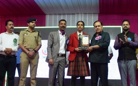 राइजिंग स्टार वरिष्ठ माध्यमिक विद्यालय उदयपुर के वार्षिक समारोह में विधानसभा अध्यक्ष ने नवाजे मेधावी