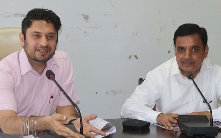 आदर्श ग्राम योजना के तहत कार्यों को पूर्ण करने के लिए निर्धारित करें समय सीमा : अपूर्व देवगन