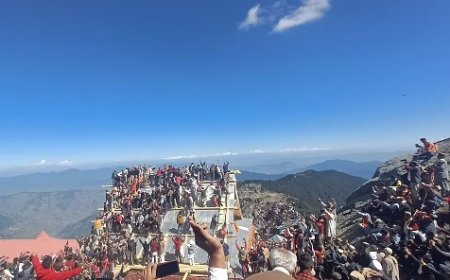चूड़धार स्थित शिरगुल देवता के मंदिर में कुरुड़ स्थापना के बाद महायज्ञ का समापन