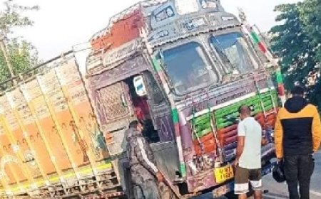 दर्दनाक :ट्रक की टक्कर से बाइक सवार दो छात्रों की मौत