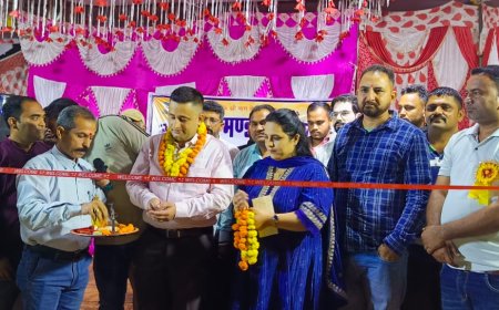 नाग देवता मेले के सांस्कृतिक कार्यक्रम में बतौर मुख्य अतिथि पहुचे डीएसपी प्रणव चौहान और प्रदीप चौहान