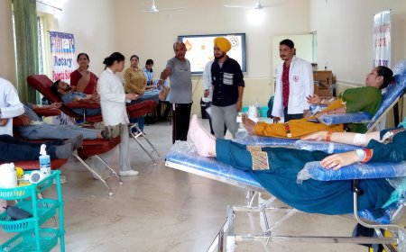 द रोज़ ऑर्किड वर्ल्ड स्कूल में रोटरी सखी ने लगाया रक्तदान शिविर