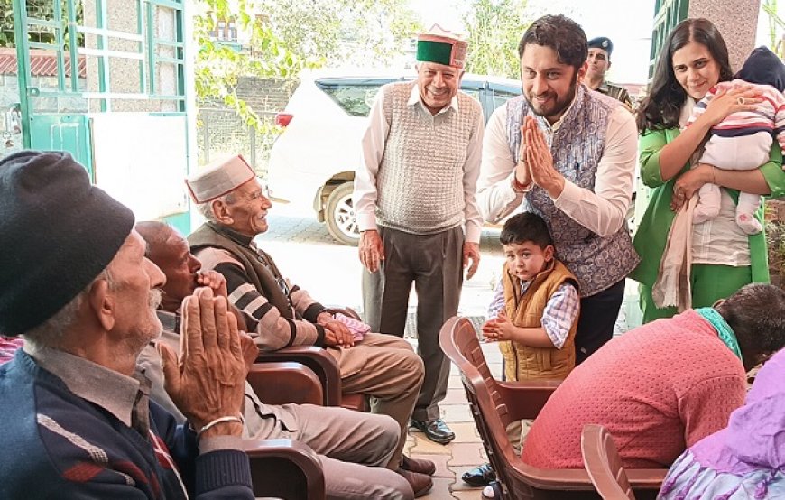 उपायुक्त ने वृद्धाश्रम भंगरोटू व दिव्य मानव ज्योति अनाथालय डैहर आवासियों को दिवाली उपहार किए भेंट 