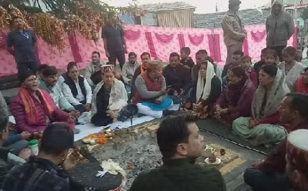 सांसद कंगना रनौत ने चुनाव जीतने के बाद चौरासी के मणिमहेश मंदिर में किया हवन  