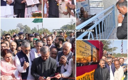 सीएम ने भूरेश्वर महादेव मंदिर में नवाया शीश,मंदिर परिसर में भगवान शिव की नई प्रतिमा का किया अनावरण  