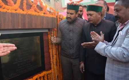 लोक निर्माण मंत्री ने रोहड़ू बाजार में नव निर्मित पार्किंग का किया लोकार्पण