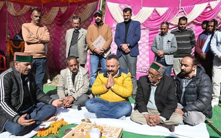 रोहित ठाकुर ने विधायक प्राथमिकता वाली दो सड़कों का किया भूमि पूजन