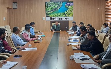 उपायुक्त की अध्यक्षता में हुई लम्बित वन संरक्षण अधिनियम प्रकरणों की बैठक का आयोजन 