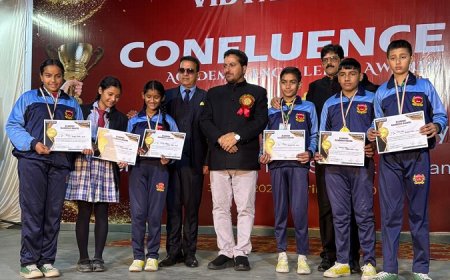 विद्यापीठ ने शहर के सभी उत्कृष्ठ छात्रों को Acadmic Excellence Award 2024 से किया सम्मानित