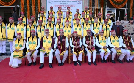 डॉ वाईएस परमार विश्वविद्यालय नौणी में 13वां दीक्षांत समारोह में राज्यपाल ने विद्यार्थियों को गोल्ड मेडल से किया सम्मानित 