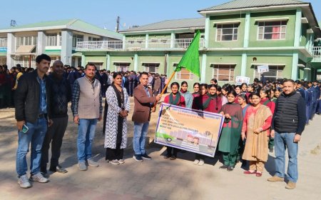 सड़क सेफ्टी सुरक्षा को लेकर गवर्नमेंट वूमेन आईटीआई नाहन ने निकाली जागरूक रैली