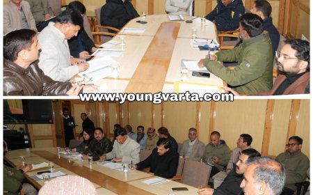 केंद्र प्रायोजित योजनाओं के क्रियान्वयन में तेजी लाएं अधिकारी : मुख्यमंत्री 