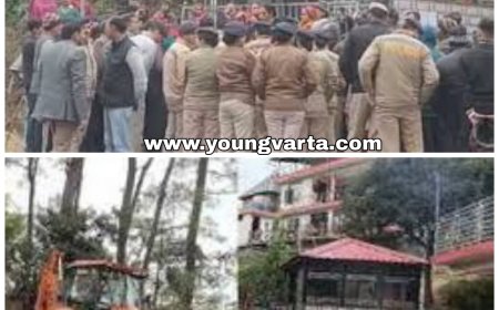 उच्च न्यायालय के आदेशा पर दशकों पुराने मंदिर पर चला पीला पंजा , सड़क पर उतर कर ग्रामीणों ने किया विरोध 