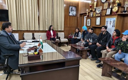 सोशल मीडिया इन्फ़्लुएंसर  लोगों को नशे के खिलाफ करेंगे जागरूक : उपायुक्त 