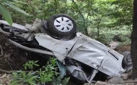 संगड़ाह-हरिपुरधार रोड पर हरियाणा के पर्यटकों क़ी कार दुर्घटनाग्रस्त