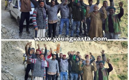 तिलोरधार के नाड़ियागाड़ शमाह खाले में डाले जा रहे मलबे को लेकर ग्रामीणों ने जाम लगाकर किया प्रदर्शन