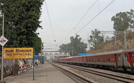 प्रयागराज महाकुंभ के लिए ऊना से विशेष ट्रेनों का होगा संचालन,टिकटों के लिए लोगों की उमड़ी भीड़ 