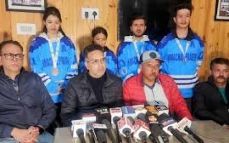 हिमाचल प्रदेश महिला एवं पुरुष आइस हॉकी टीम ने खेलो इंडिया विंटर गेम्स में जीता कांस्य पदक