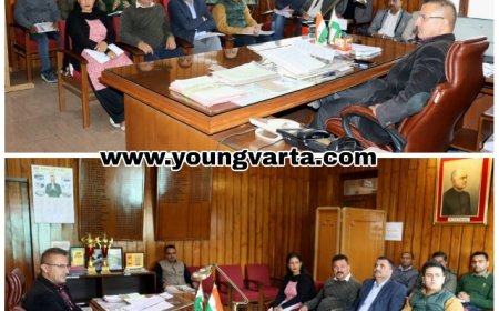 शिक्षण संस्थानों में सड़क सुरक्षा जागरूकता शिविरों का करें आयोजन : उपायुक्त