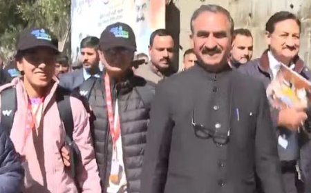 सीएम सुक्खू ने हिमाचल के 50 होनहार छात्र-छात्राओं को एक्सपोजर विजिट के लिए किया रवाना  