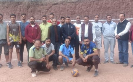 चाखड़ के नेहरू युवा क्लब तून में दो दिवसीय खेलकूद प्रतियोगिता का शुभारंभ