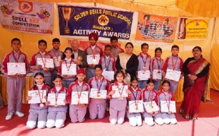 सिल्वर बेल्स पब्लिक स्कूल नाहन में वार्षिक पुरस्कार वितरण समारोह धूमधाम से आयोजित