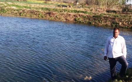 मछली पालन से आत्मनिर्भरता की मिसाल बने जीवन लाल,पहले साल व्यवसाय में 2.20 लाख का लाभ