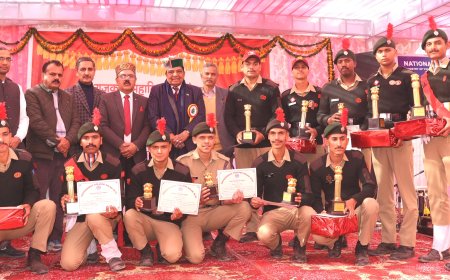 सरकार शिक्षा और स्वास्थ्य क्षेत्र के आधारभूत संरचना को सुदृढ़ करने पर दे रही विशेष बल : डॉ. शांडिल