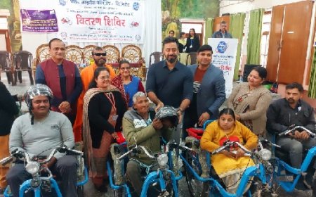 उपायुक्त ऊना ने 40 पात्र दिव्यांगजनो को ट्राई साइकिलें की वितरित