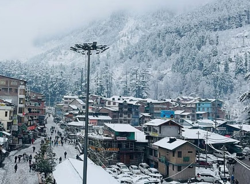 रोहतांग दर्रा सहित कुल्लू और लाहौल-स्पीति जिले की ऊंची चोटियों पर गिरे बर्फ के फाहे 