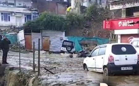 कुल्लू में पिछले 48 घंटों में भारी बारिश से जनजीवन अस्त-व्यस्त,सडक़ें अवरूद्ध 